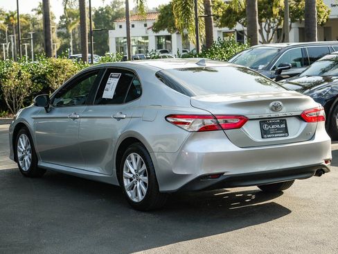 Used 2019 Toyota Camry LE w/ Carpet Mat Package FWD image 4