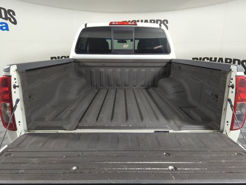Used 2015 Nissan Frontier Desert Runner RWD image 17