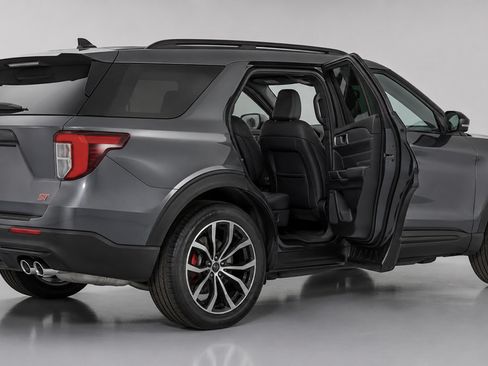 Used 2023 Ford Explorer ST AWD/4WD image 13