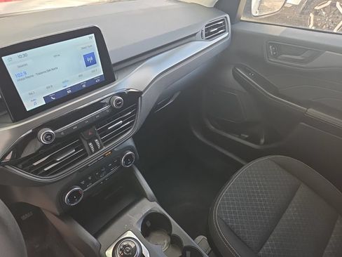 Used 2025 Ford Escape Active AWD/4WD image 3