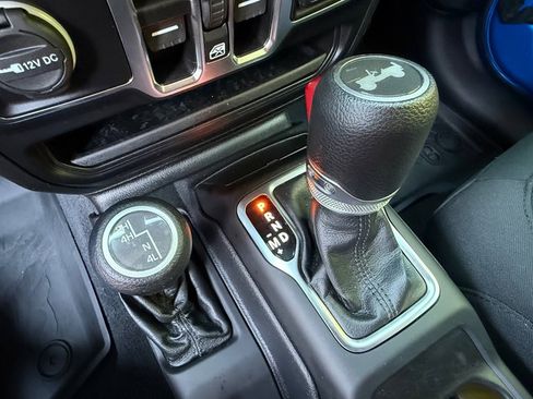 Used 2021 Jeep Wrangler Unlimited Sport AWD/4WD image 25