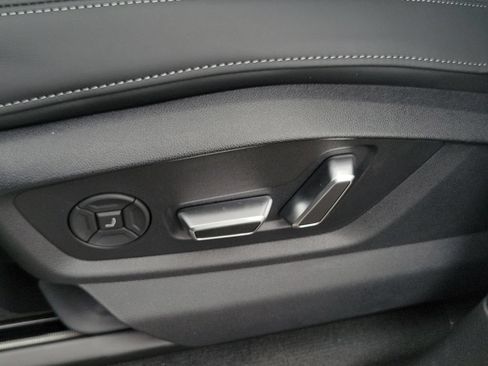 New 2026 Audi SQ7 Prestige AWD/4WD image 17
