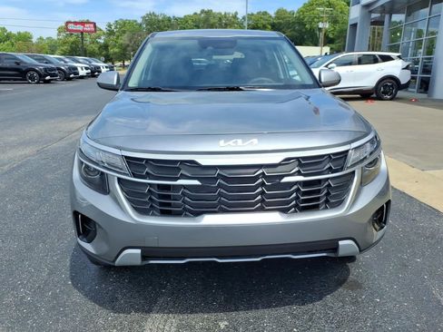 New 2026 Kia Seltos LX FWD image 3