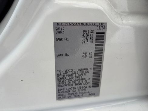 Used 2025 Nissan Altima 2.5 SV FWD image 29
