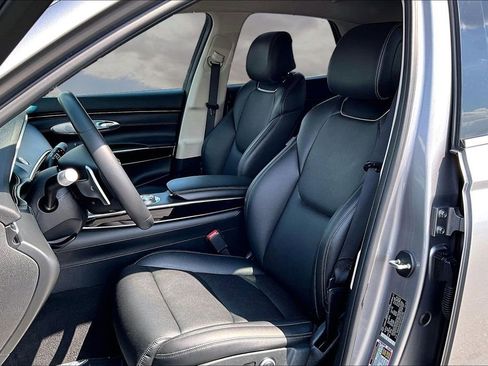 Used 2025 Genesis GV70 2.5T AWD/4WD image 21