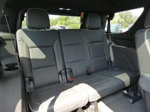 Used 2025 GMC Yukon Elevation w/ Technology Package AWD/4WD image 17