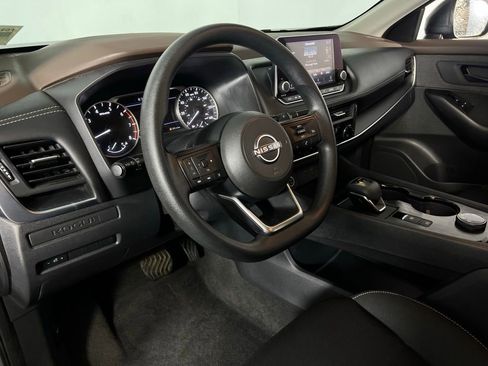 Used 2023 Nissan Rogue S image 18