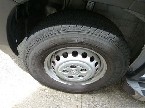 Used 2025 RAM ProMaster 2500 w/ U-Haul Equipment Group FWD image 38