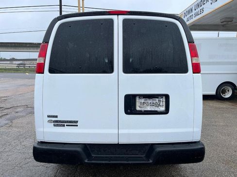 Used 2011 Chevrolet Express 3500 LS RWD image 4
