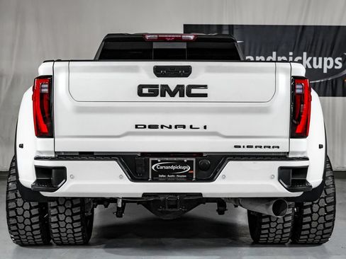 Used 2024 GMC Sierra 3500 Denali Ultimate AWD/4WD image 9