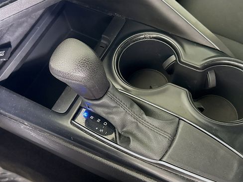 Used 2020 Toyota Camry LE image 20