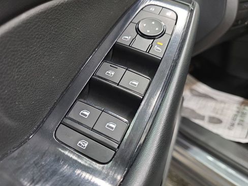Used 2024 Nissan Rogue S AWD/4WD image 26