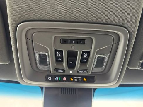 Used 2025 Chevrolet Silverado 1500 RST w/ Redline Edition AWD/4WD image 14
