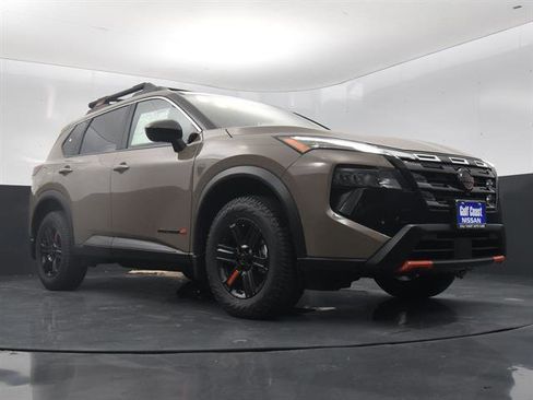 Certified 2025 Nissan Rogue SV image 24