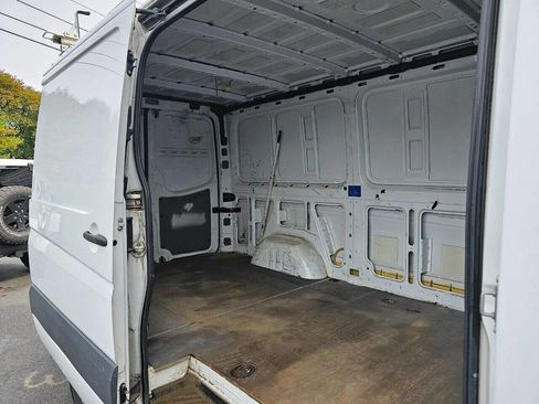 Used 2014 Mercedes-Benz Sprinter 2500 image 23