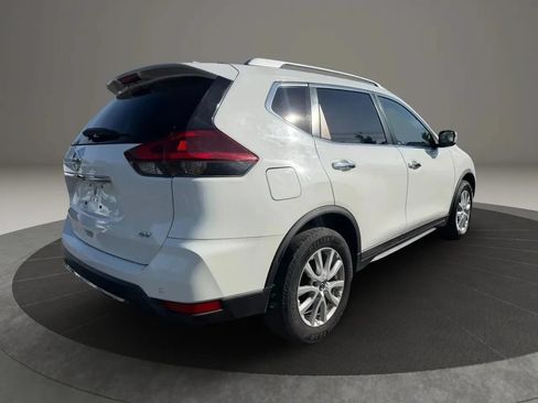 Used 2019 Nissan Rogue SV FWD image 5