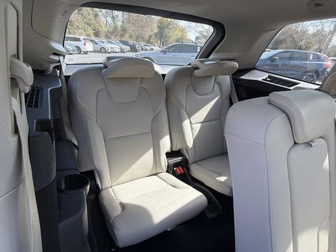 Certified 2023 Volvo XC90 B5 Plus image 22