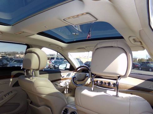 Used 2014 Mercedes-Benz S 550 Sedan image 24