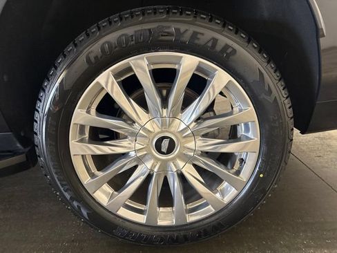 Used 2023 Cadillac Escalade ESV Premium Luxury w/ Performance Package AWD/4WD image 29
