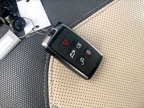 Used 2022 Land Rover Defender 110 X-Dynamic HSE AWD/4WD image 15