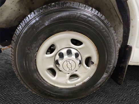 Used 2016 Chevrolet Express 2500 image 11