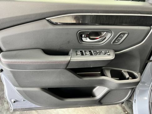 Used 2025 Honda Pilot Black Edition image 23