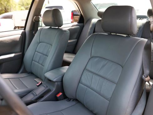 Used 2000 Toyota Camry LE FWD image 6