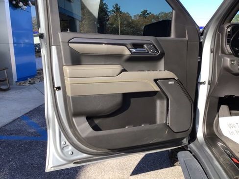 Used 2023 Chevrolet Silverado 1500 ZR2 w/ Technology Package image 8
