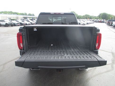 Used 2023 GMC Sierra 1500 AT4 w/ AT4 Premium Package AWD/4WD image 9