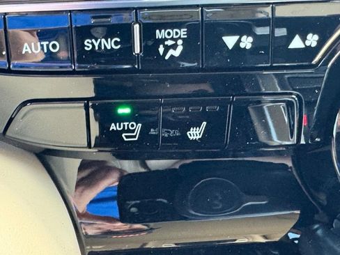 Certified 2026 Acura MDX SH-AWD w/ Technology Package image 17