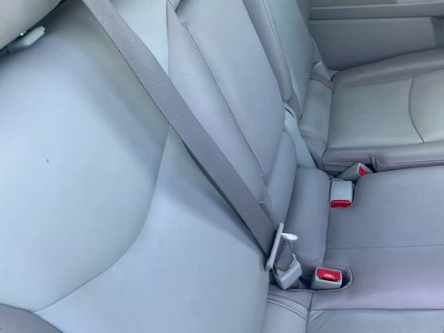 Used 2014 Toyota Prius V Five image 15