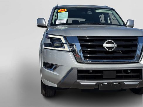 Used 2024 Nissan Armada SV image 11