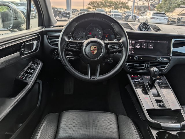 Used 2025 Porsche Macan Turbo AWD/4WD image 13