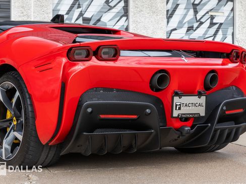 Used 2021 Ferrari SF90 Stradale image 15