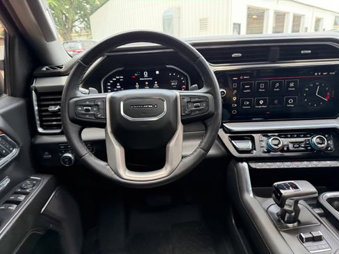 Used 2022 GMC Sierra 1500 Denali AWD/4WD image 13