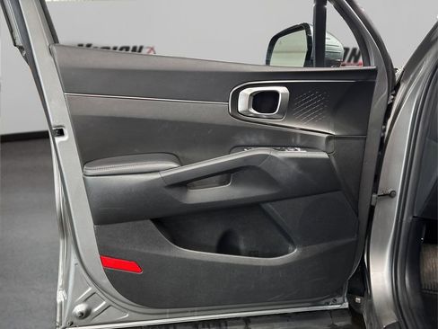 Certified 2023 Kia Sorento EX image 22