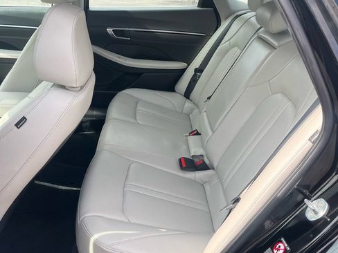 Used 2023 Hyundai Sonata Limited w/ Preferred Accessory Package FWD image 14