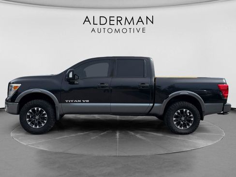 Used 2018 Nissan Titan PRO-4X w/ Pro-4x Convenience Package AWD/4WD image 2