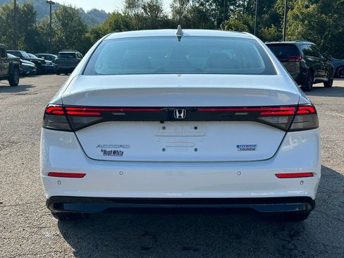 Used 2024 Honda Accord Touring image 4