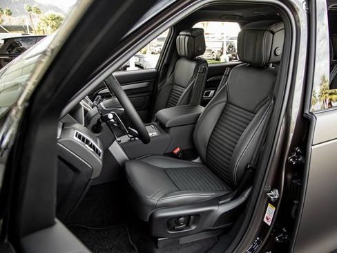 New 2026 Land Rover Discovery Limited Edition AWD/4WD image 13