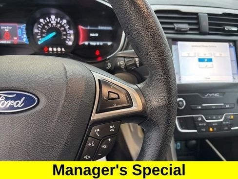 Used 2019 Ford Fusion SE image 18