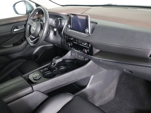 Used 2023 Nissan Rogue SV w/ SV Premium Package image 28