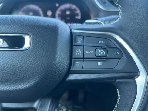 New 2026 Jeep Grand Cherokee Laredo image 11