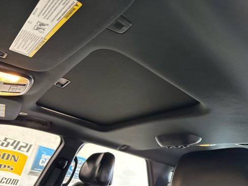 Used 2018 Dodge Durango R/T w/ Technology Group image 30