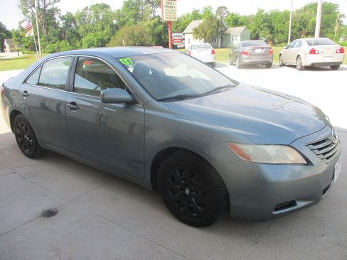 Used 2007 Toyota Camry LE FWD image 17