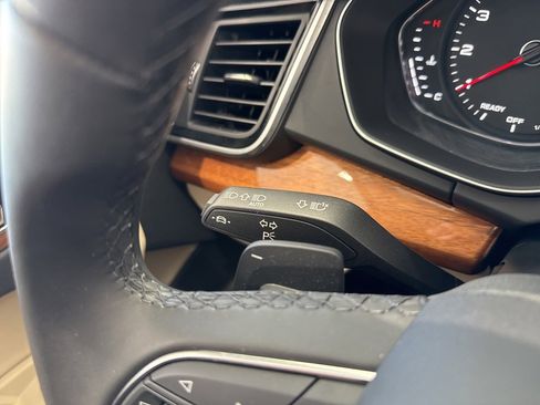 Used 2024 Audi Q5 2.0T Premium w/ Convenience Package image 21