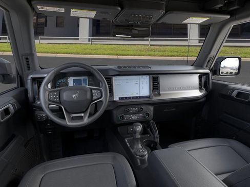 New 2025 Ford Bronco Badlands image 9