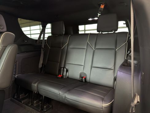 Used 2023 Cadillac Escalade ESV Sport w/ LPO, ONYX Package AWD/4WD image 37