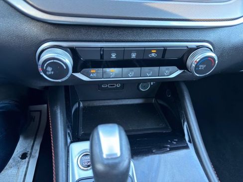 Used 2023 Nissan Altima 2.5 SR AWD/4WD image 18