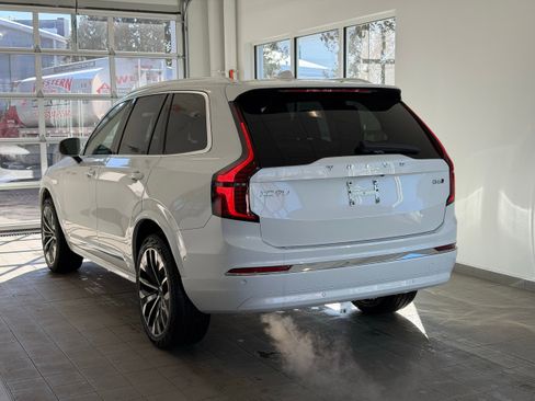 New 2026 Volvo XC90 B6 Plus w/ Protection Package Premier image 8